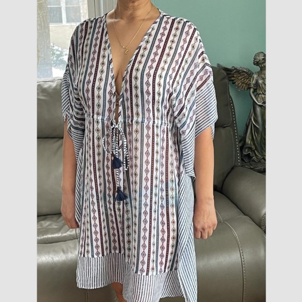 Jessica Simpson New swim cover up
